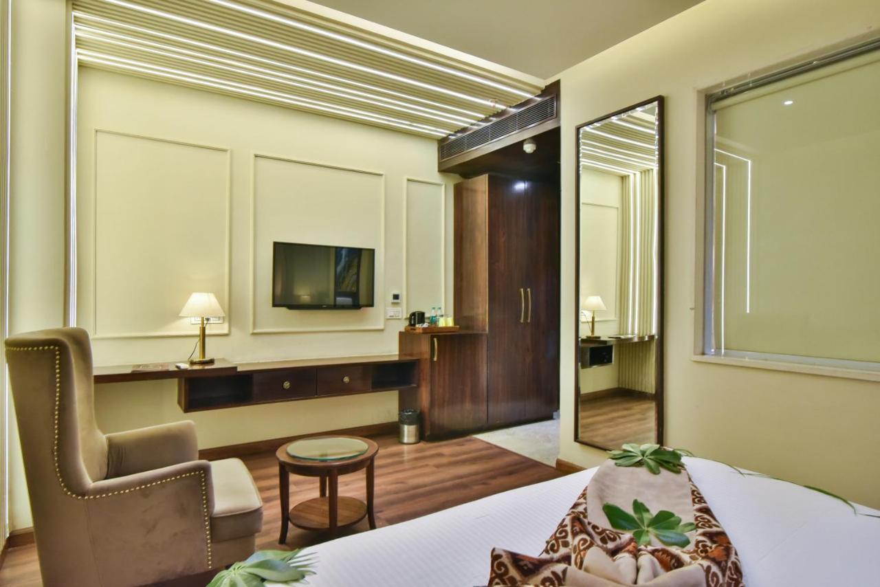Hotel Br Grand With Nimo Club Amritsar -5 Mint From Golden Temple 외부 사진