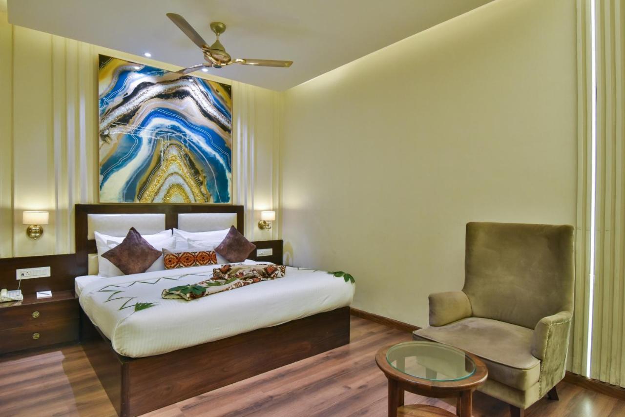 Hotel Br Grand With Nimo Club Amritsar -5 Mint From Golden Temple 외부 사진