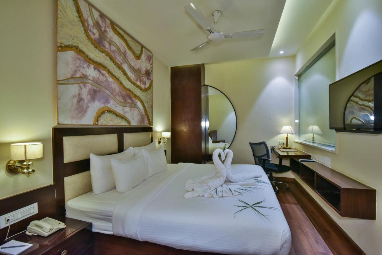 Hotel Br Grand With Nimo Club Amritsar -5 Mint From Golden Temple 외부 사진